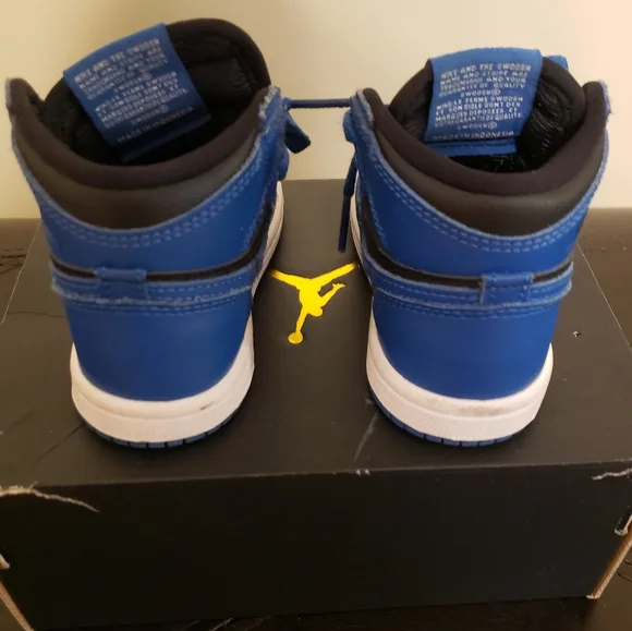 Nike Toddler Sneakers - Picture 4 of 4